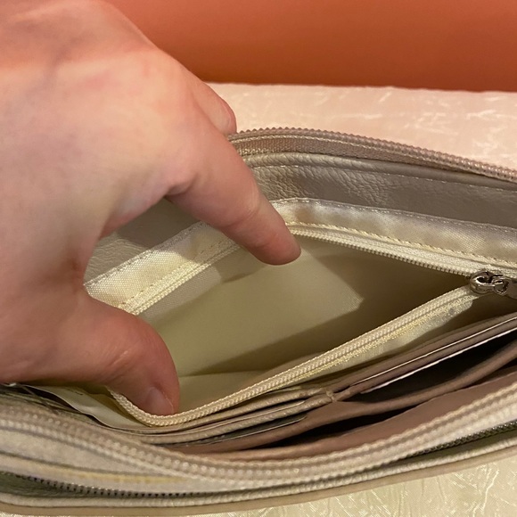 Fiorelli Wallet/Wristlet/Crossbody Bag - Picture 8 of 14